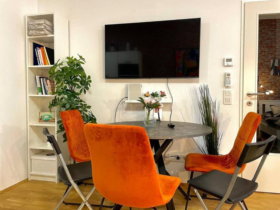 Premium Apartment With Terrace, A/C, Free Wifi And Netflix Wina Bagian luar foto