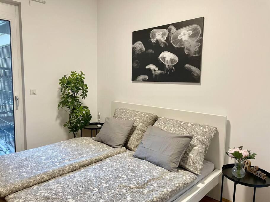 Premium Apartment With Terrace, A/C, Free Wifi And Netflix Wina Bagian luar foto