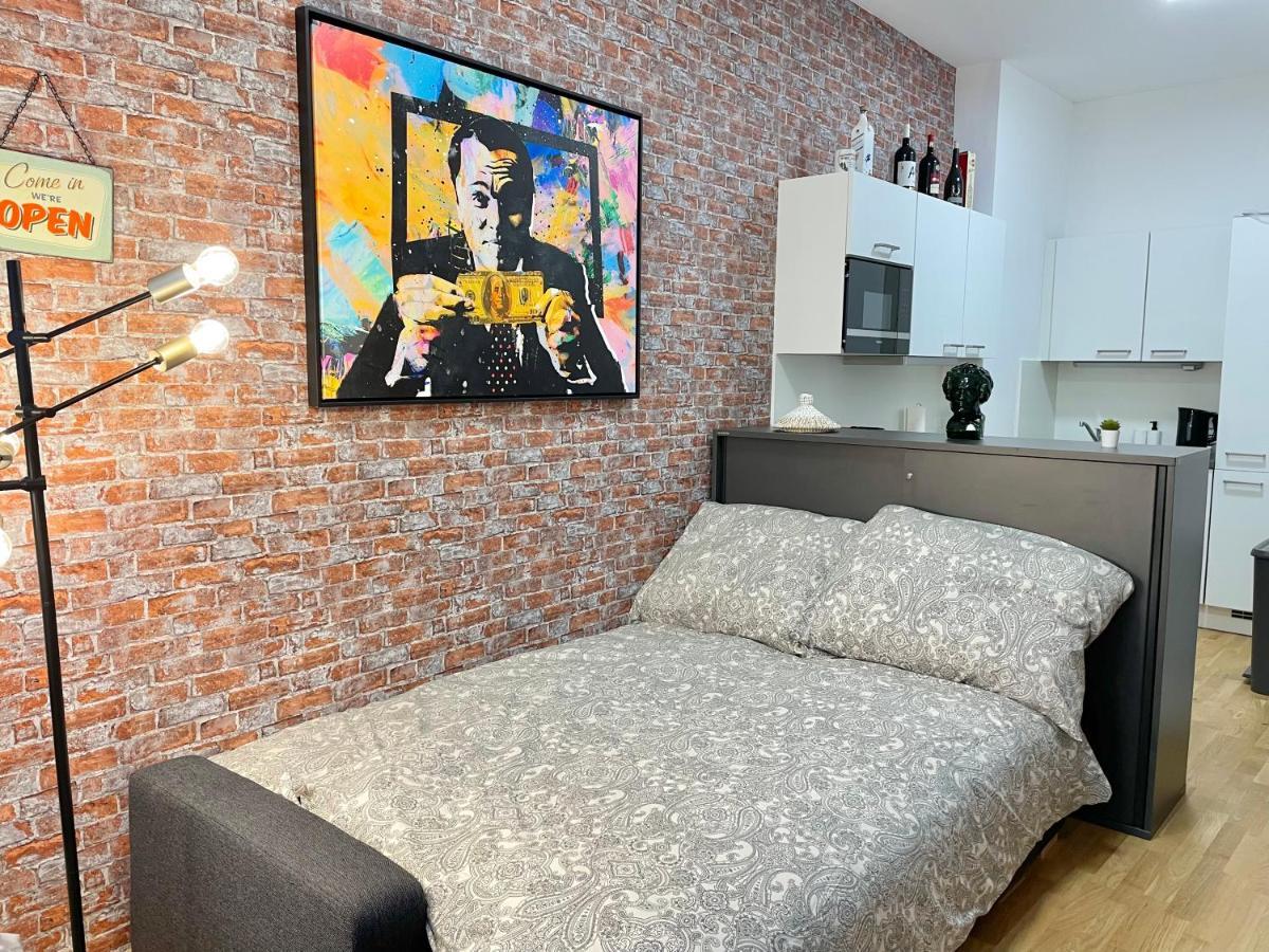 Premium Apartment With Terrace, A/C, Free Wifi And Netflix Wina Bagian luar foto